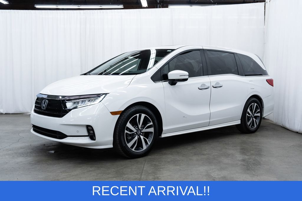 Used 2023 Honda Odyssey Touring image 3