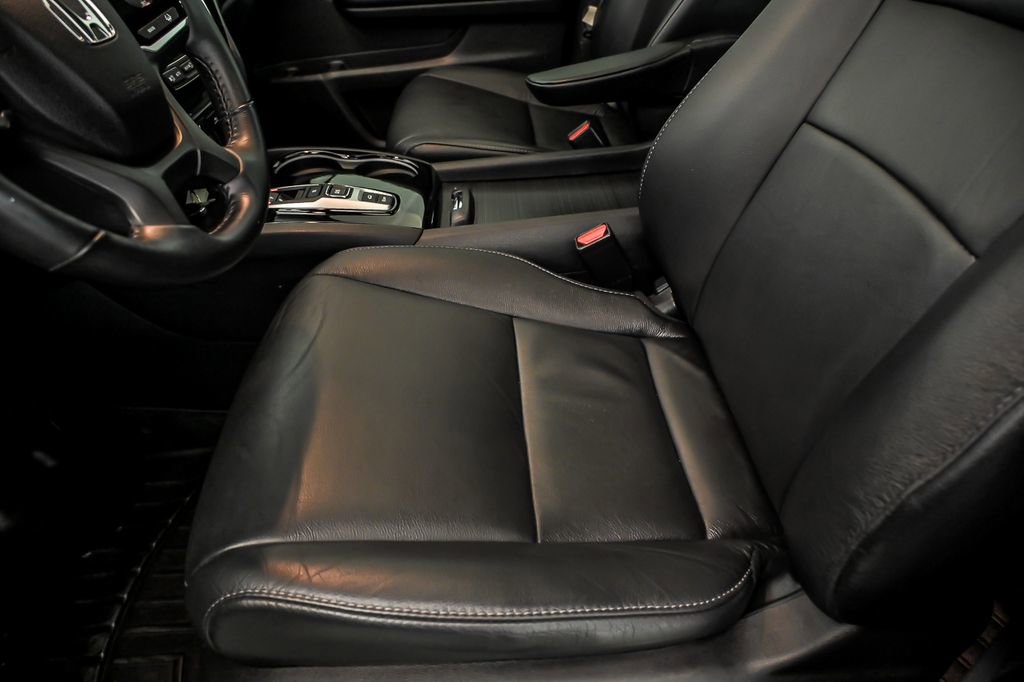 Used 2020 Honda Pilot Touring image 13