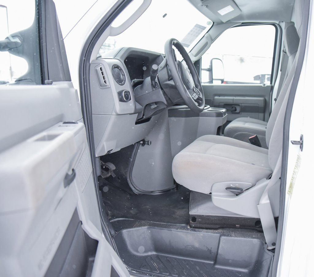Used 2024 Ford E-450 and Econoline 450 Super Duty w/ Power Windows & Locks Group image 10