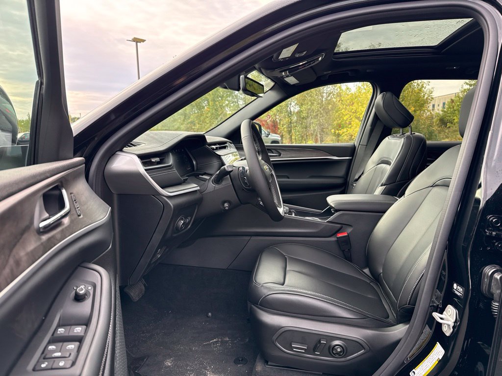 New 2027 Jeep Grand Cherokee Limited AWD/4WD image 25