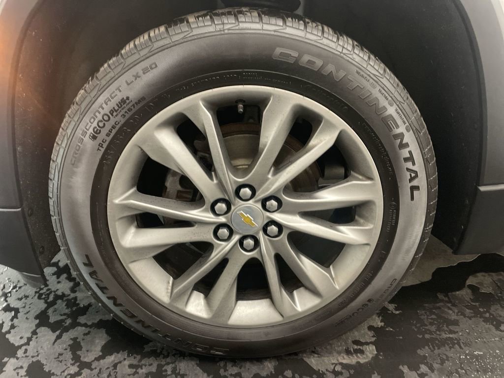 Used 2023 Chevrolet Traverse LS image 25