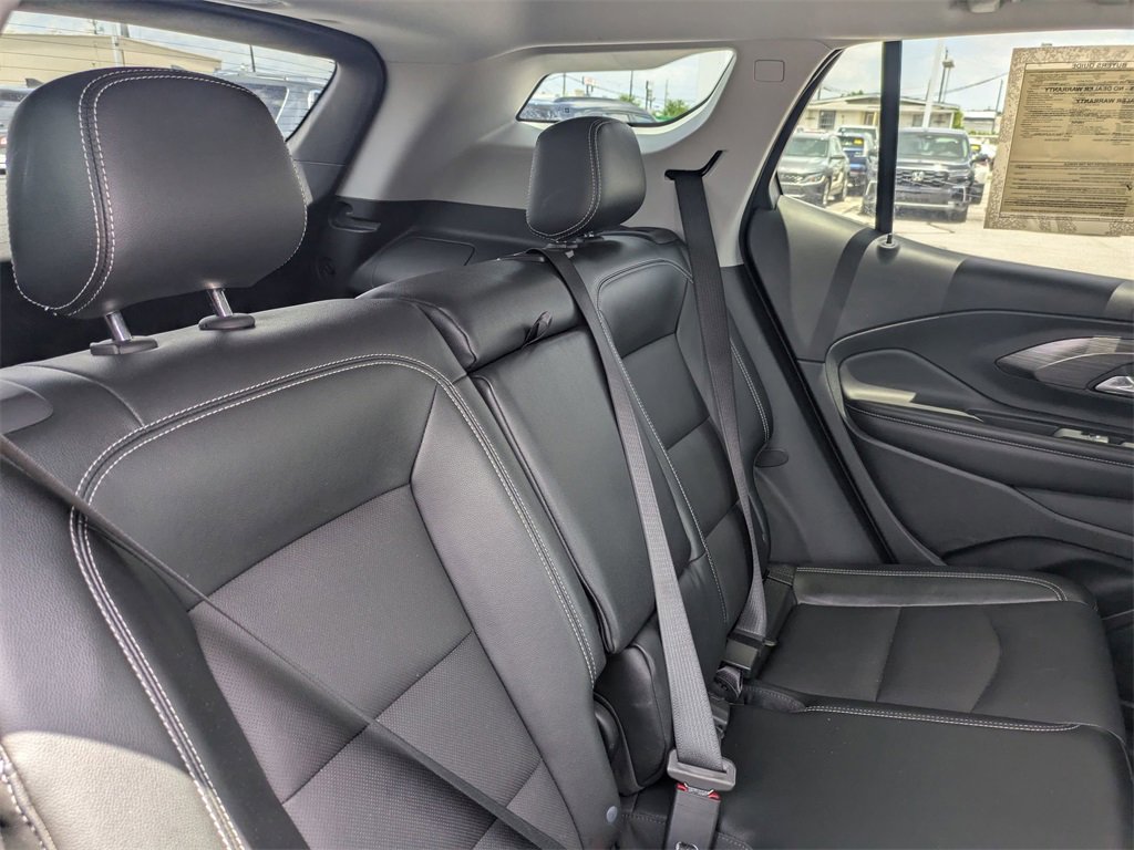 Used 2023 GMC Terrain SLT image 23