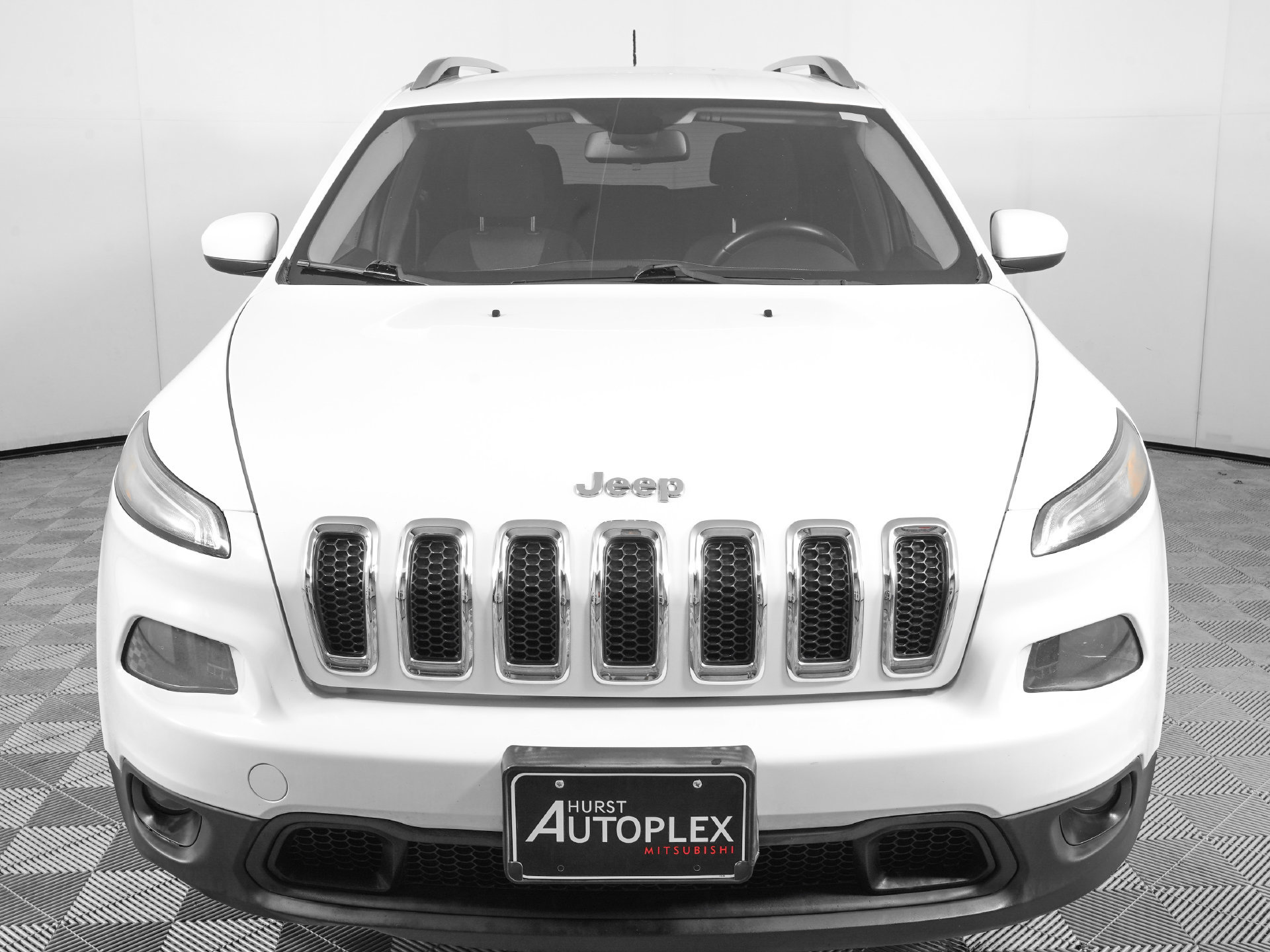 Used 2014 Jeep Cherokee Latitude FWD image 2
