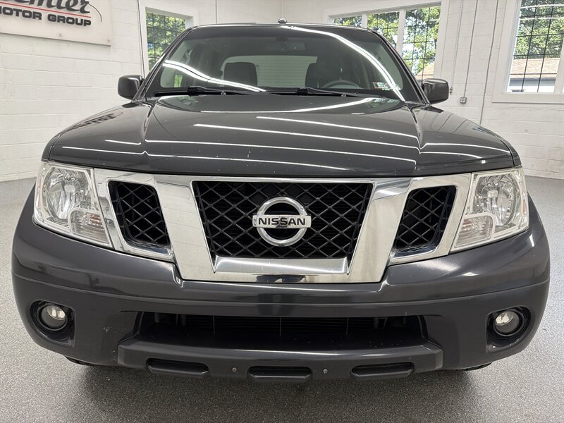 Used 2013 Nissan Frontier SV w/ SV Value Truck Pkg AWD/4WD image 2
