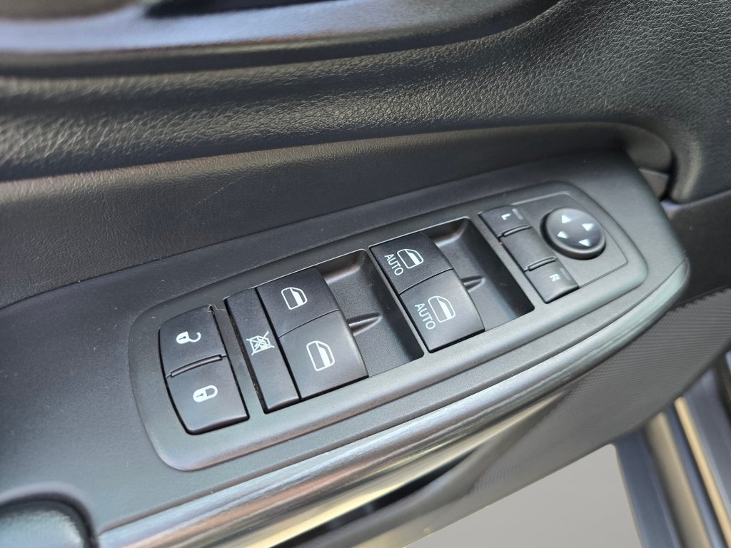 Used 2014 Jeep Cherokee Trailhawk AWD/4WD image 30