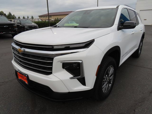 Used 2025 Chevrolet Traverse LT AWD/4WD image 3