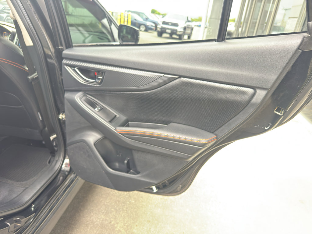 Used 2022 Subaru Crosstrek 2.5i Limited w/ Moonroof Package 2 AWD/4WD image 18