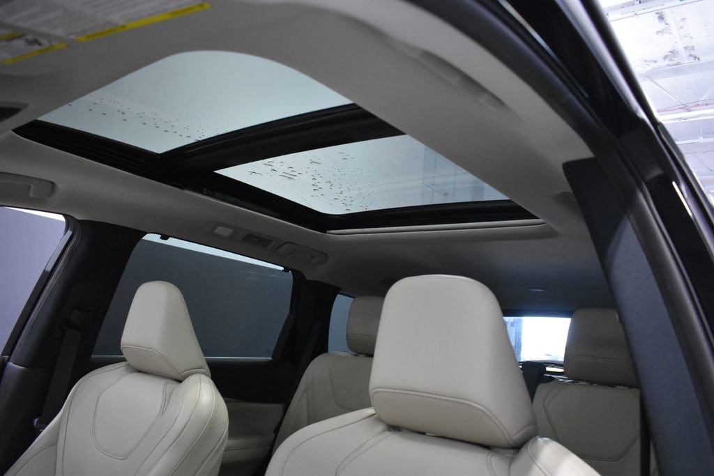 Used 2023 INFINITI QX60 Sensory w/ Cargo Package AWD/4WD image 18