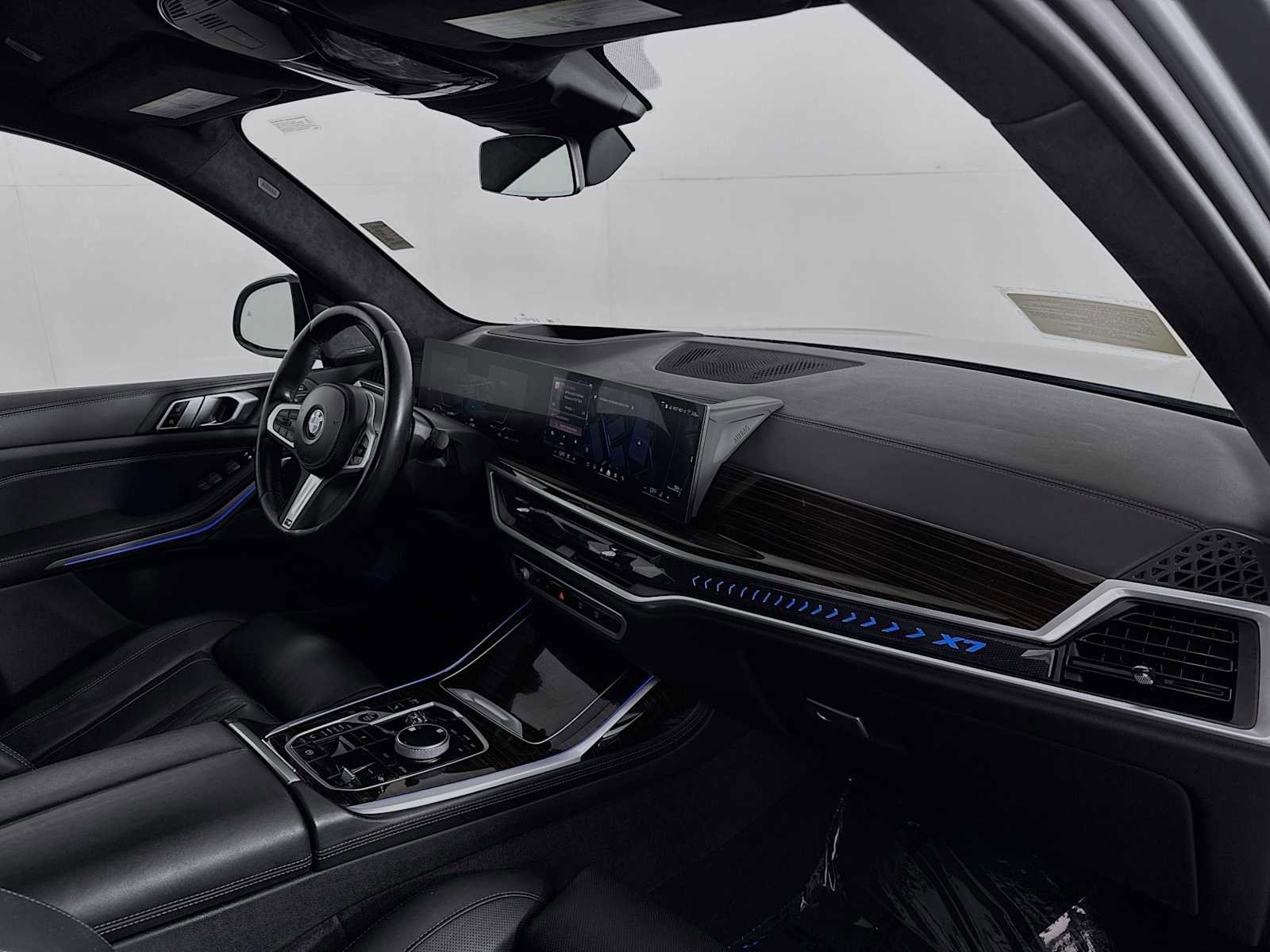 Used 2024 BMW X7 xDrive40i w/ Executive Package image 28