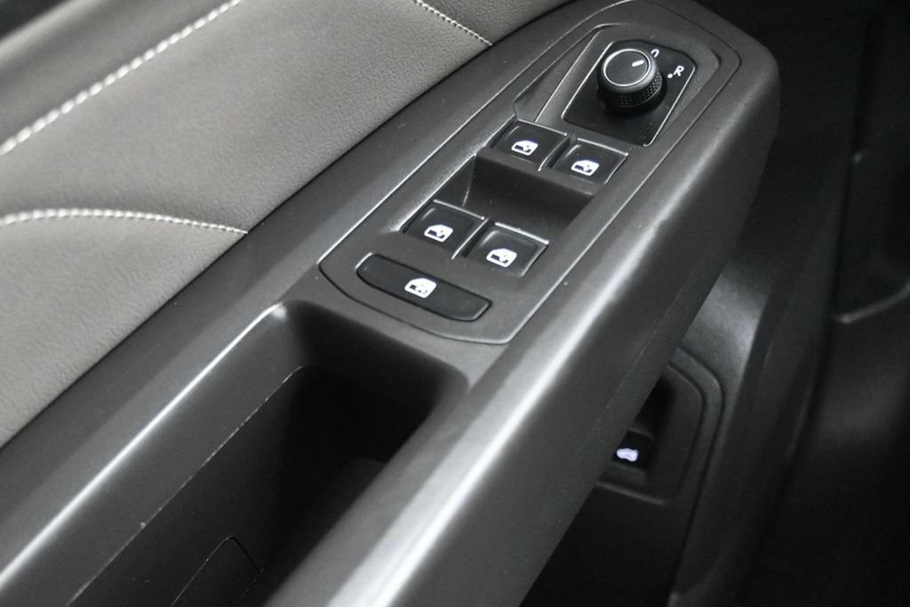 Used 2023 Volkswagen Atlas SEL AWD/4WD image 17