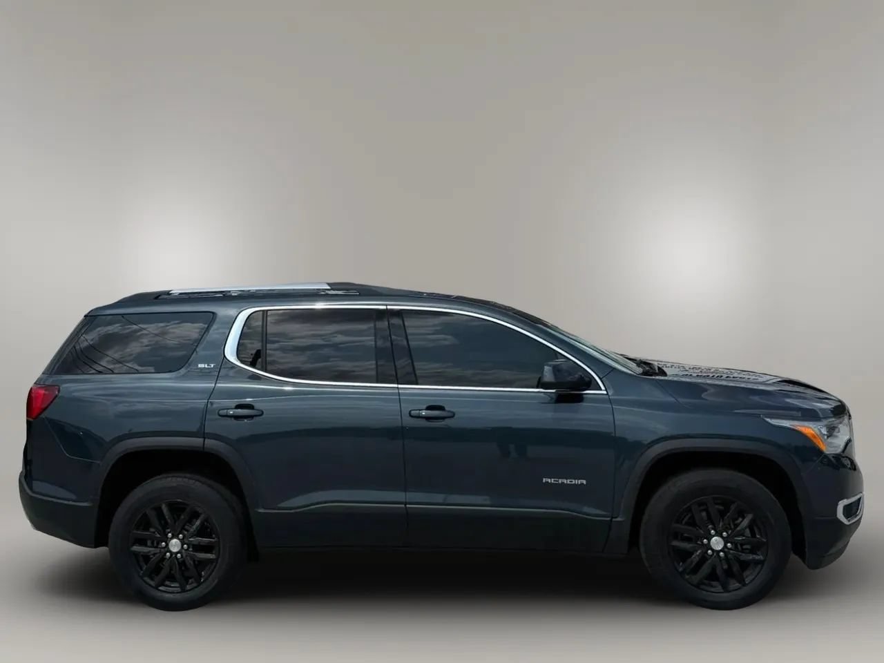 Used 2019 GMC Acadia SLT w/ LPO, Floor Liner Package FWD image 9