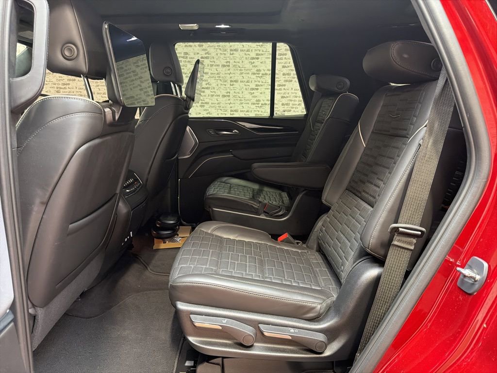 Used 2023 Cadillac Escalade V w/ LPO, ONYX Package AWD/4WD image 17