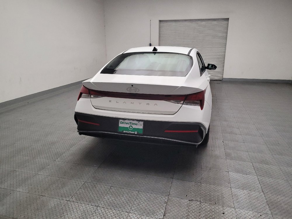 Used 2024 Hyundai Elantra SEL FWD image 7