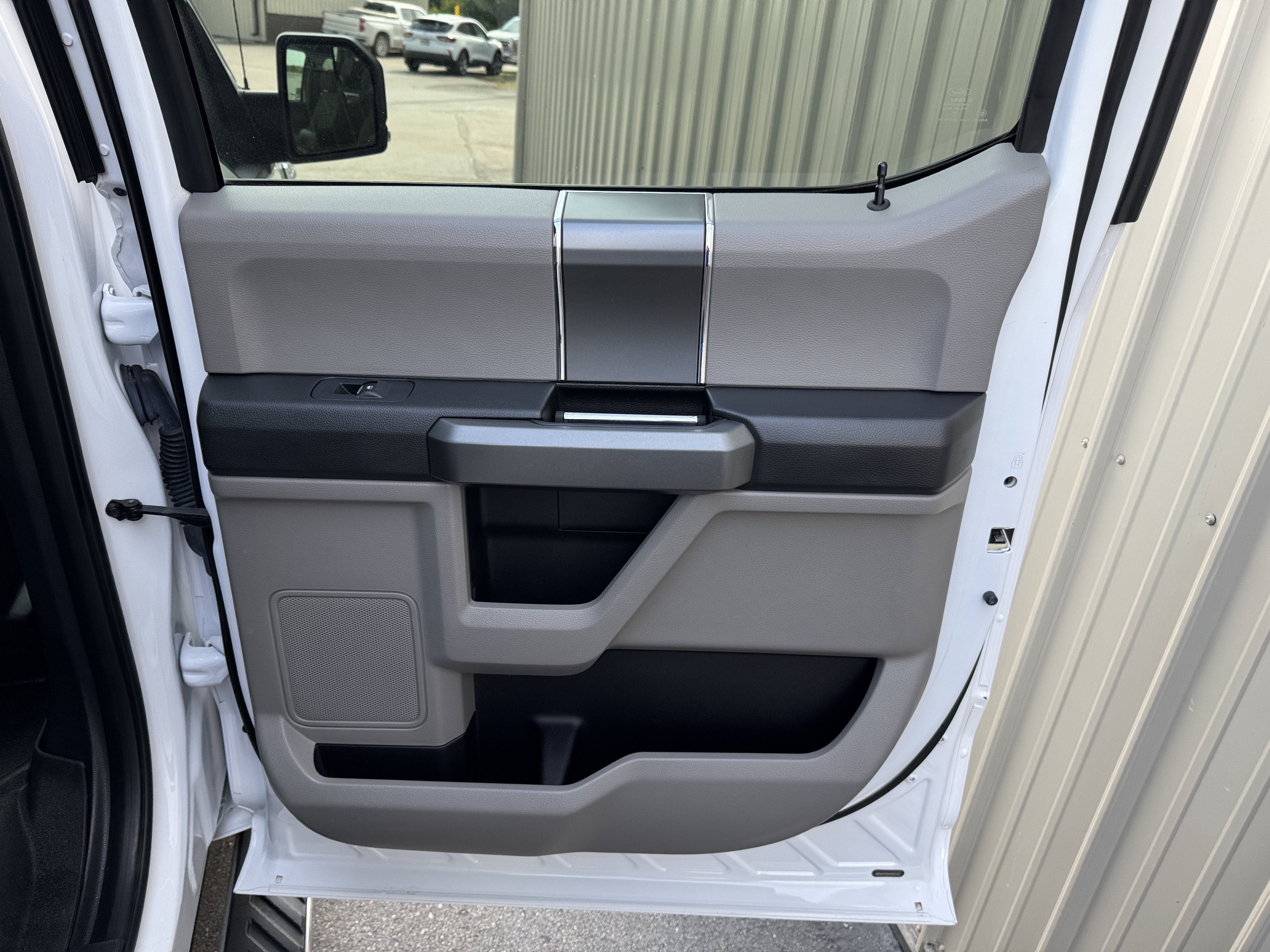 Used 2018 Ford F150 XLT w/ Equipment Group 302A Luxury AWD/4WD image 34
