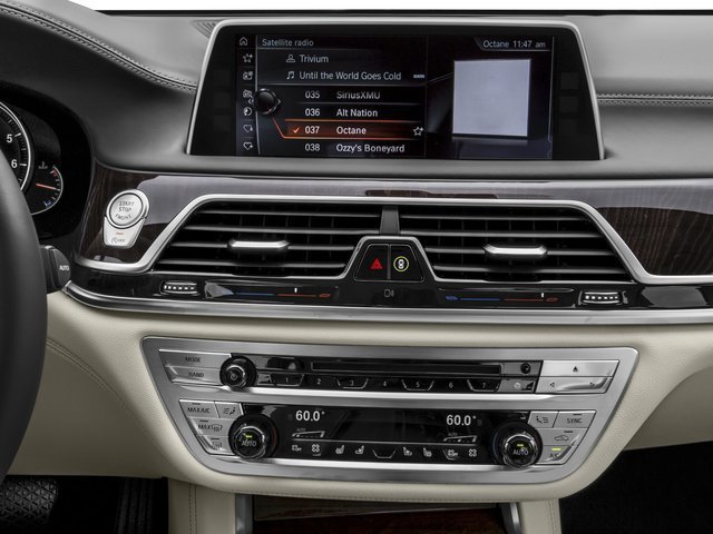 Used 2016 BMW 750i xDrive image 9