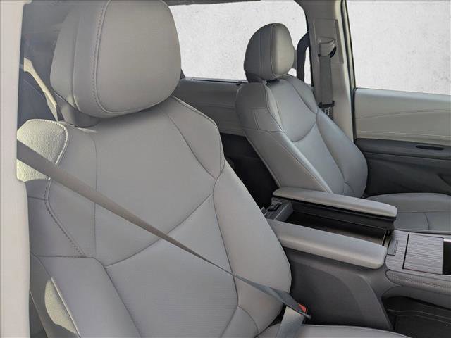 Used 2023 Toyota Sienna XLE w/ XLE Plus Package image 19