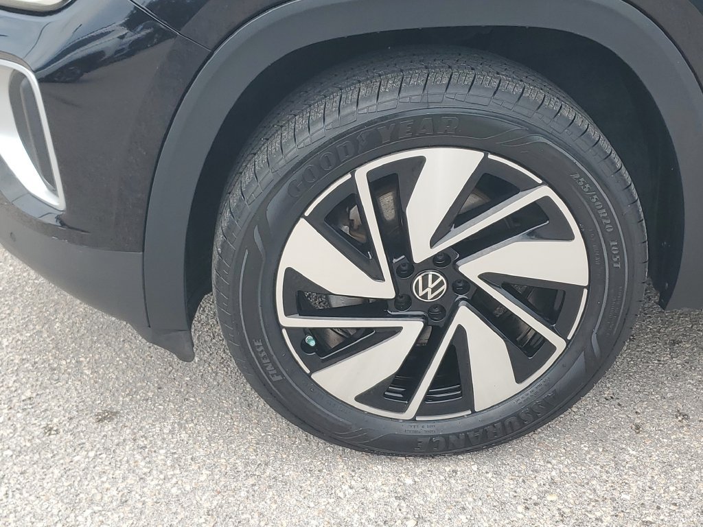Certified 2024 Volkswagen Atlas SE FWD image 13