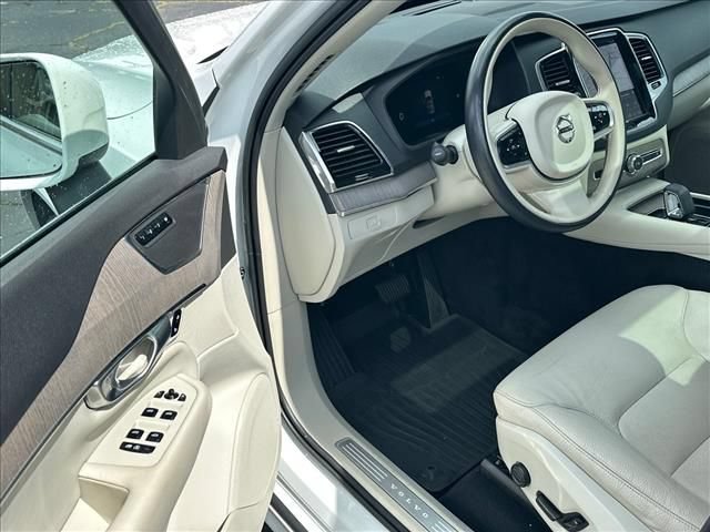 Used 2023 Volvo XC90 B6 Plus w/ Protection Package Premier AWD/4WD image 13