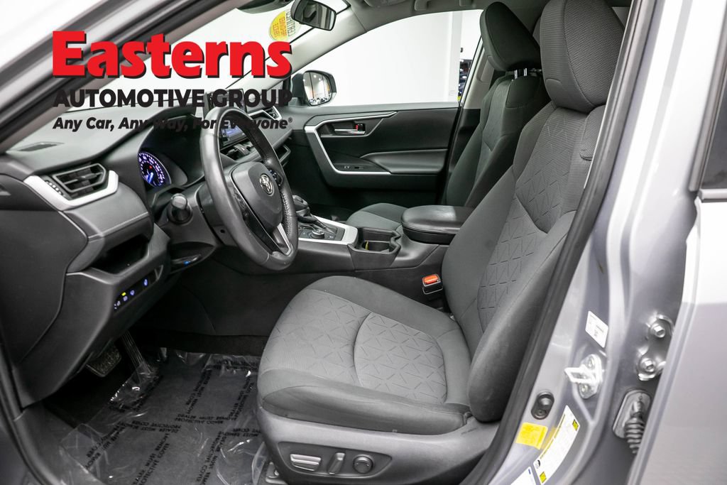 Used 2021 Toyota RAV4 XLE w/ XLE Grade Weather Package AWD/4WD image 14