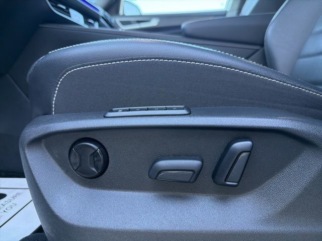 Used 2024 Volkswagen Atlas Cross Sport SEL R-Line image 18