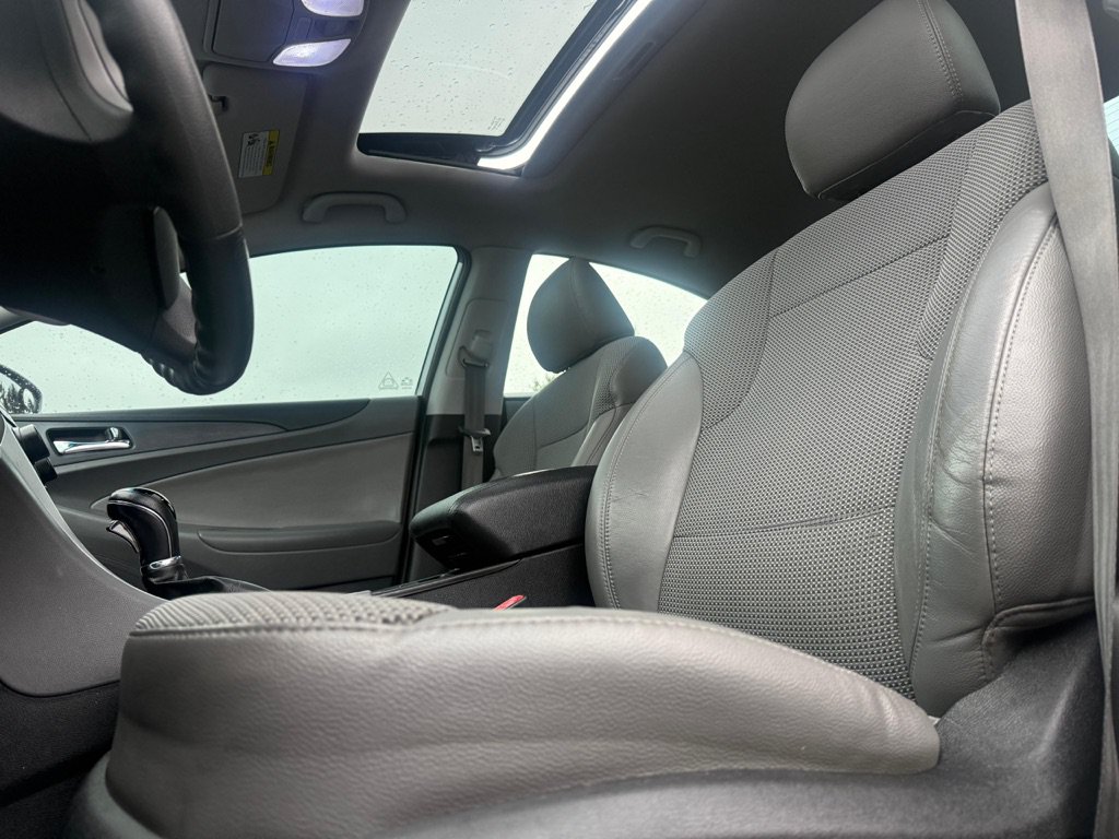 Used 2013 Hyundai Sonata SE w/ Navigation & Sunroof Pkg FWD image 17