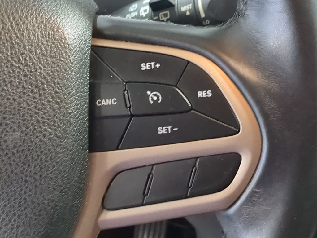 Used 2017 Jeep Cherokee Latitude w/ Comfort/Convenience Group AWD/4WD image 30