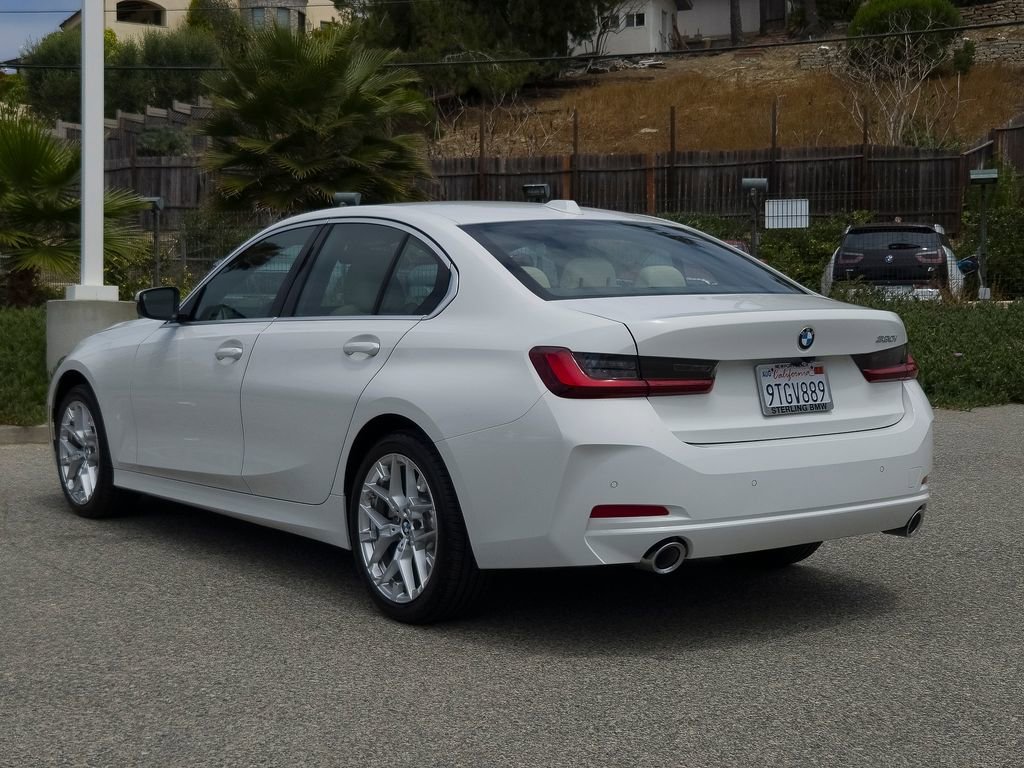 Used 2025 BMW 330i Sedan w/ Convenience Package RWD image 25