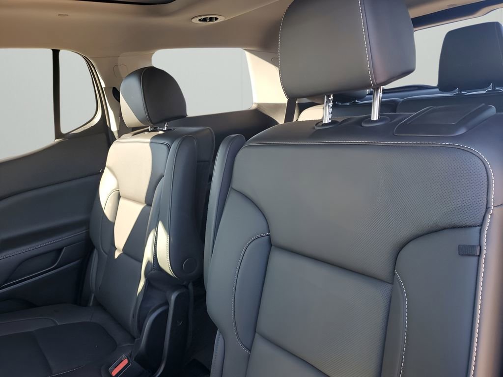 Used 2023 GMC Acadia SLT w/ Technology Package image 19