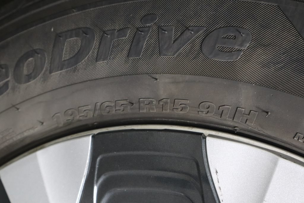 Used 2020 Toyota Prius Prime Limited FWD image 40
