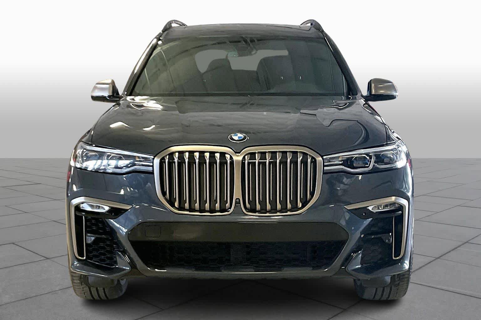 Used 2021 BMW X7 M50i w/ Executive Package image 3