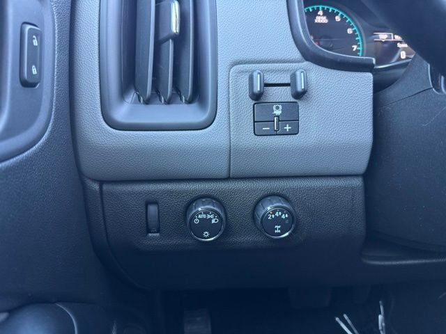 Certified 2021 Chevrolet Colorado W/T w/ Custom Special Edition AWD/4WD image 28