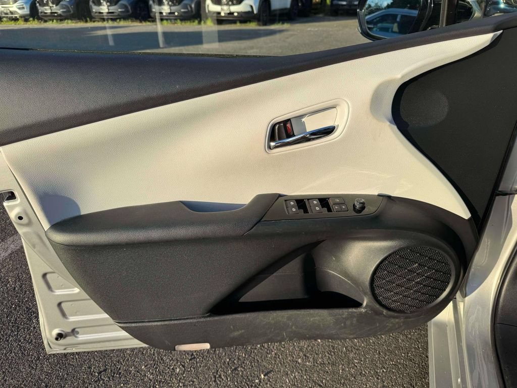 Used 2017 Toyota Prius Four FWD image 20