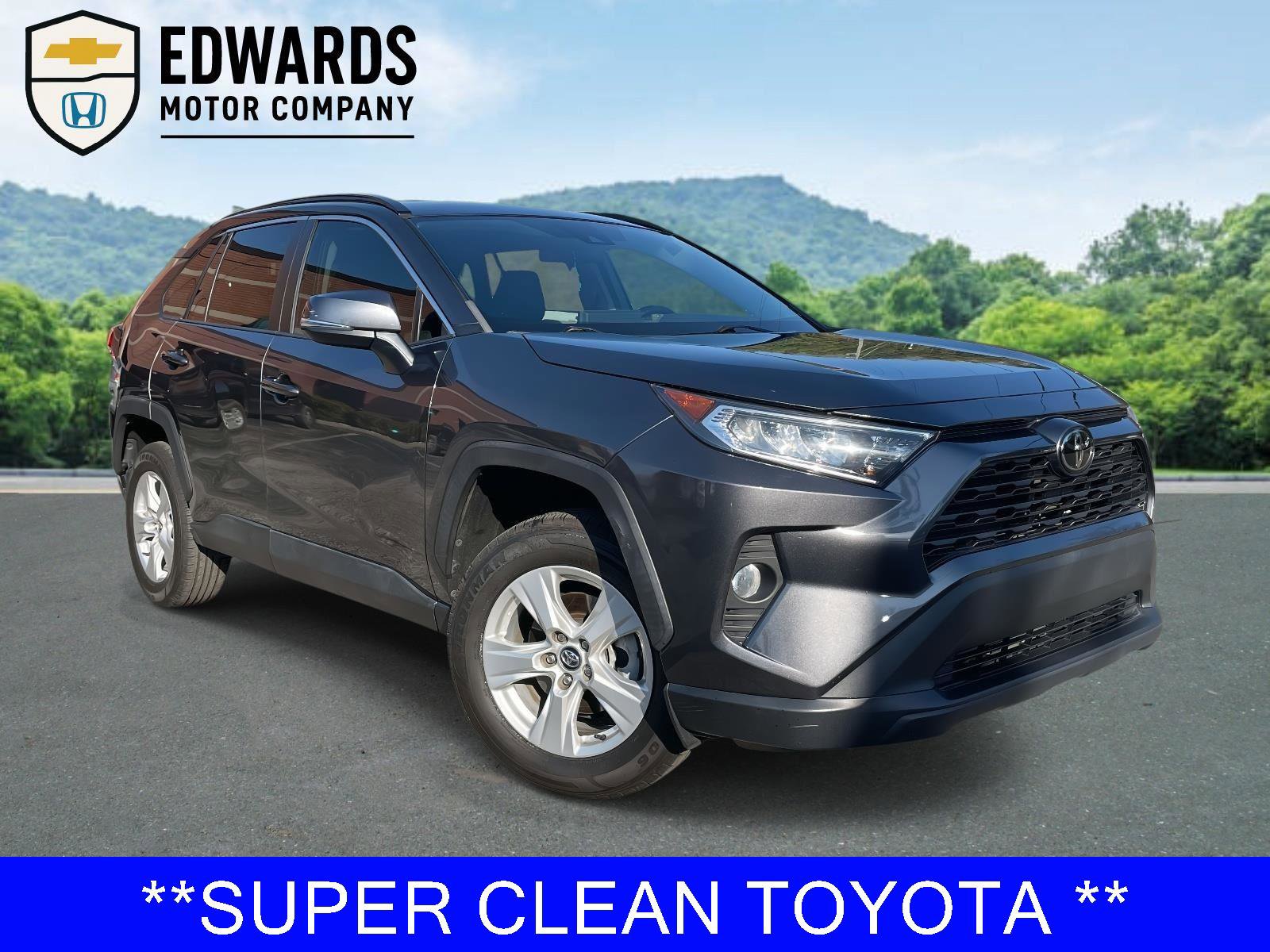 Used 2021 Toyota RAV4 XLE image 1