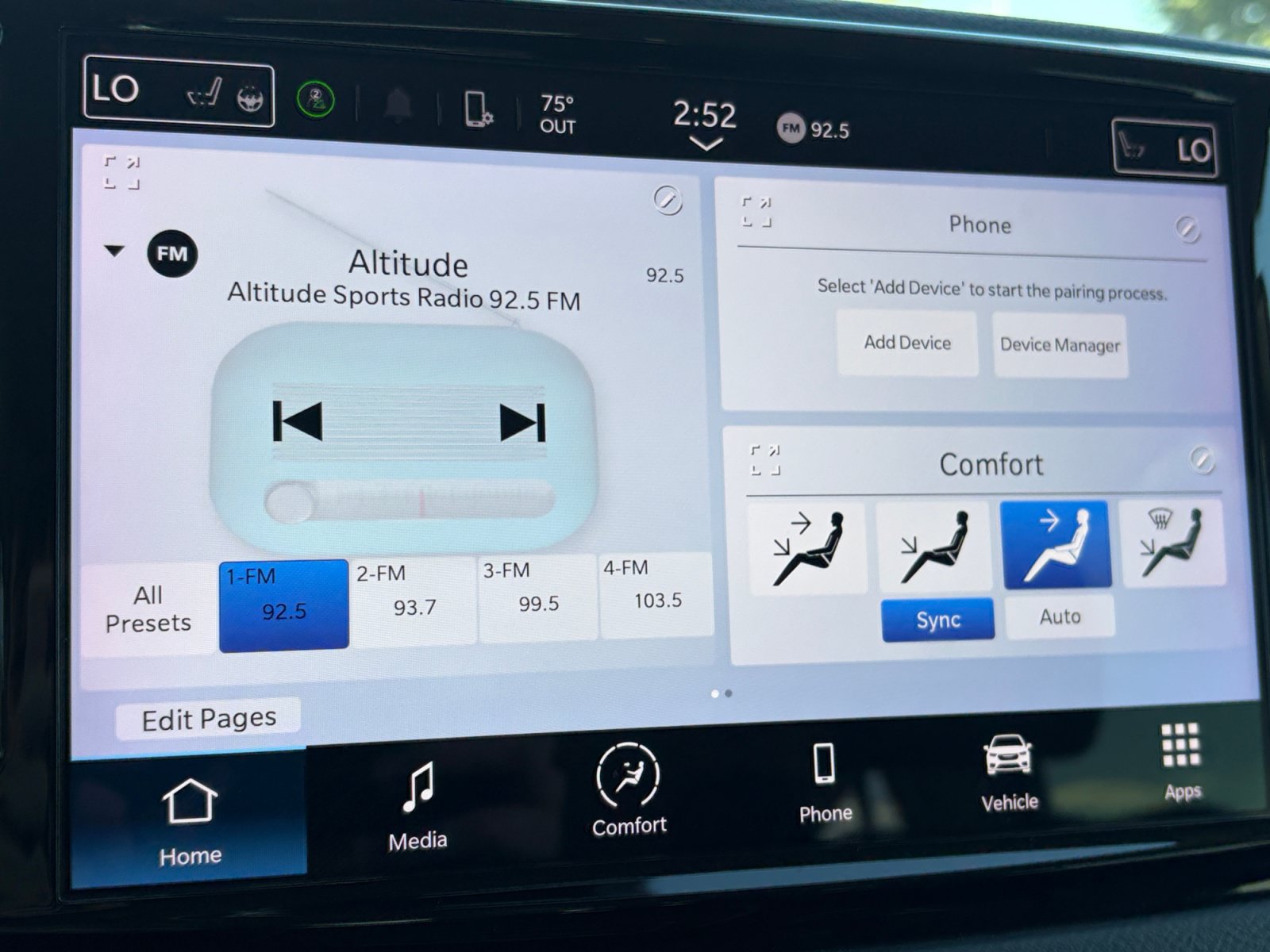 Used 2023 Chrysler Pacifica Touring-L FWD image 25