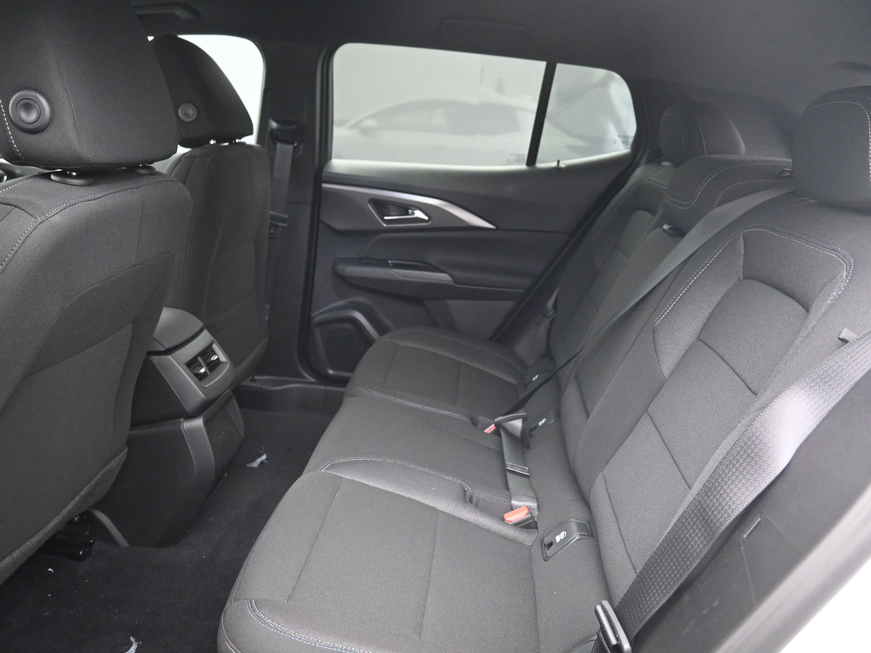 New 2026 Chevrolet Equinox EV LT image 17