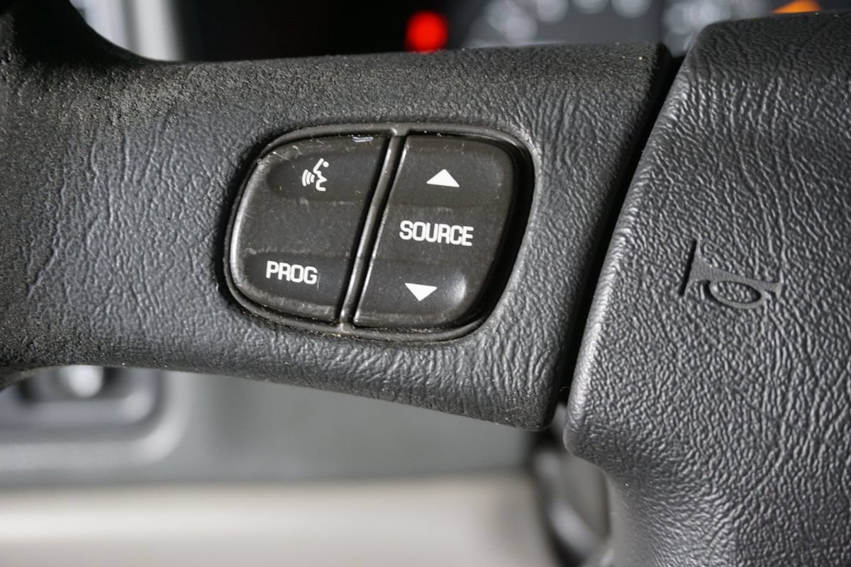 Used 2006 GMC Yukon XL SLT w/ SLT Preferred Equipment Group AWD/4WD image 14