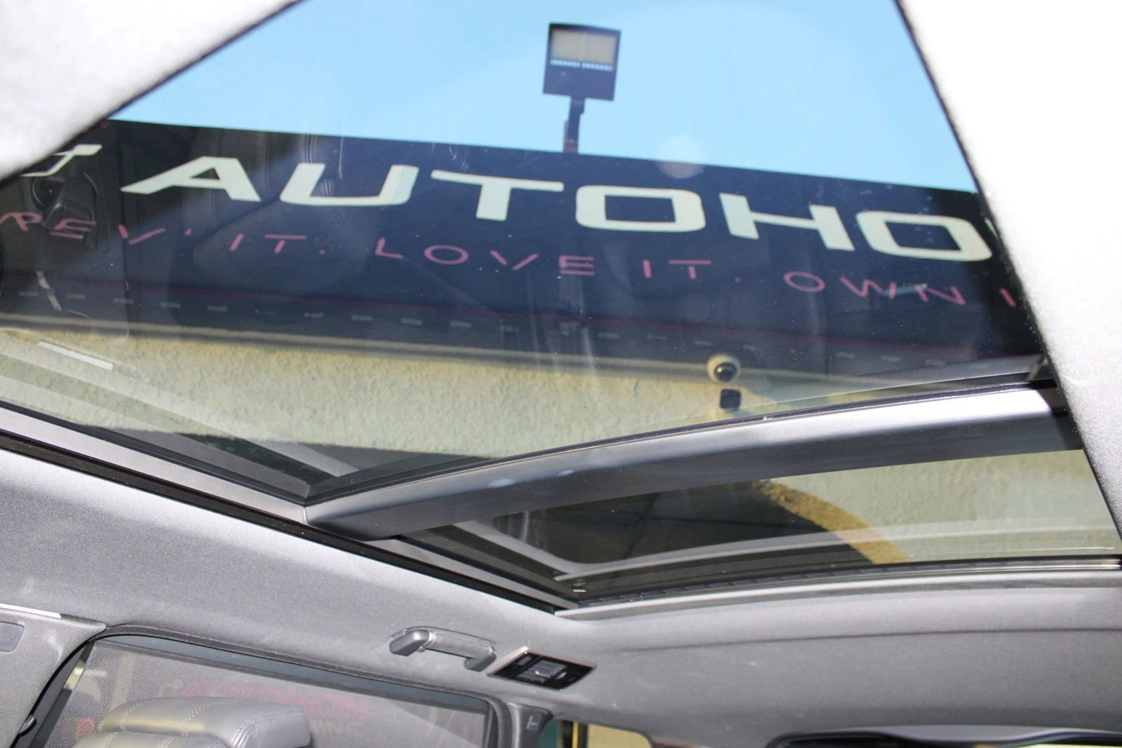 Used 2021 Land Rover Range Rover P525 Westminster Edition LWB image 44