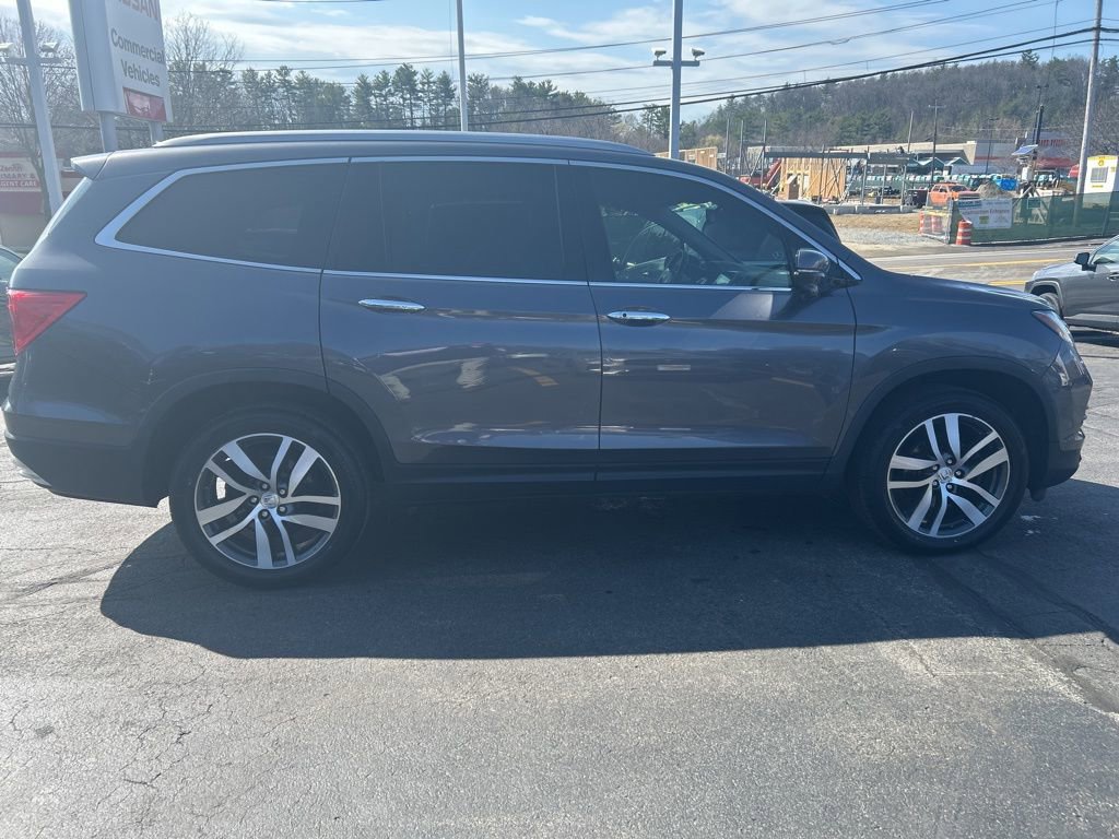 Used 2017 Honda Pilot Touring image 8