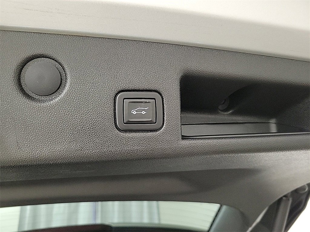 Used 2020 Chevrolet Equinox LT image 24