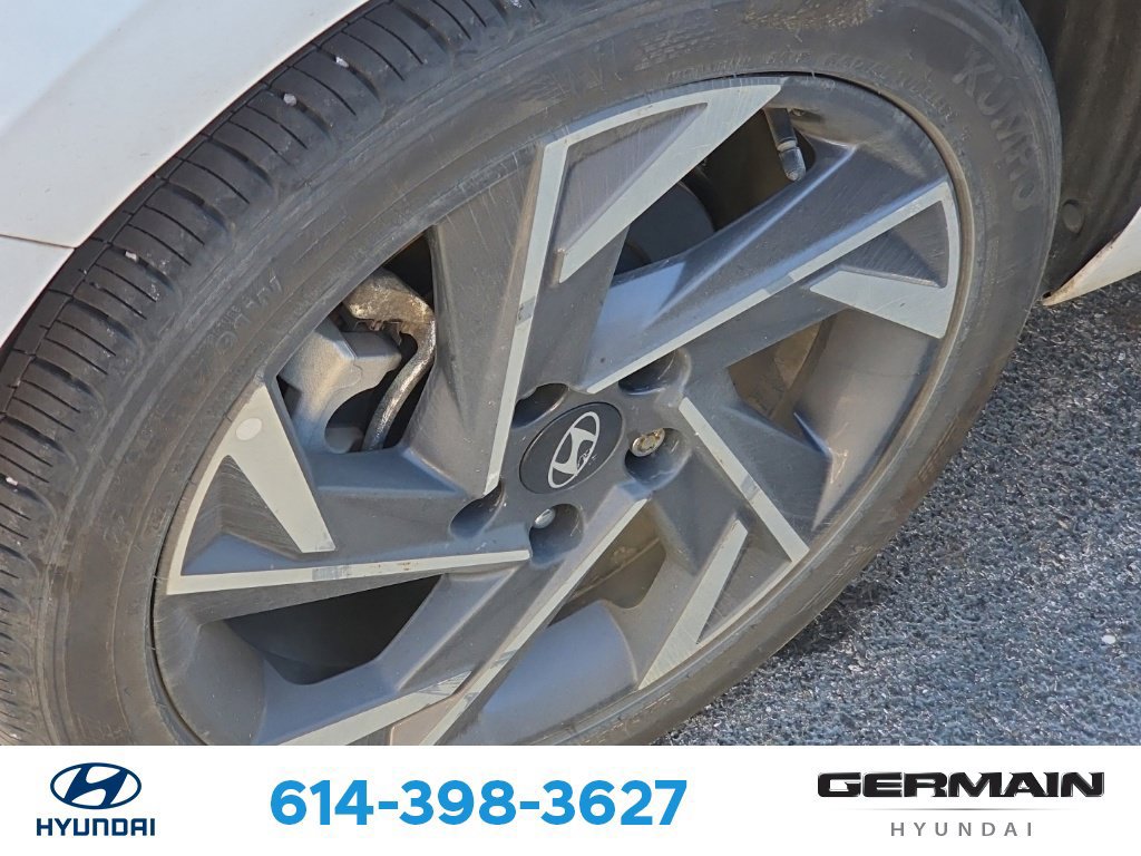 Used 2025 Hyundai Elantra Sport FWD image 12