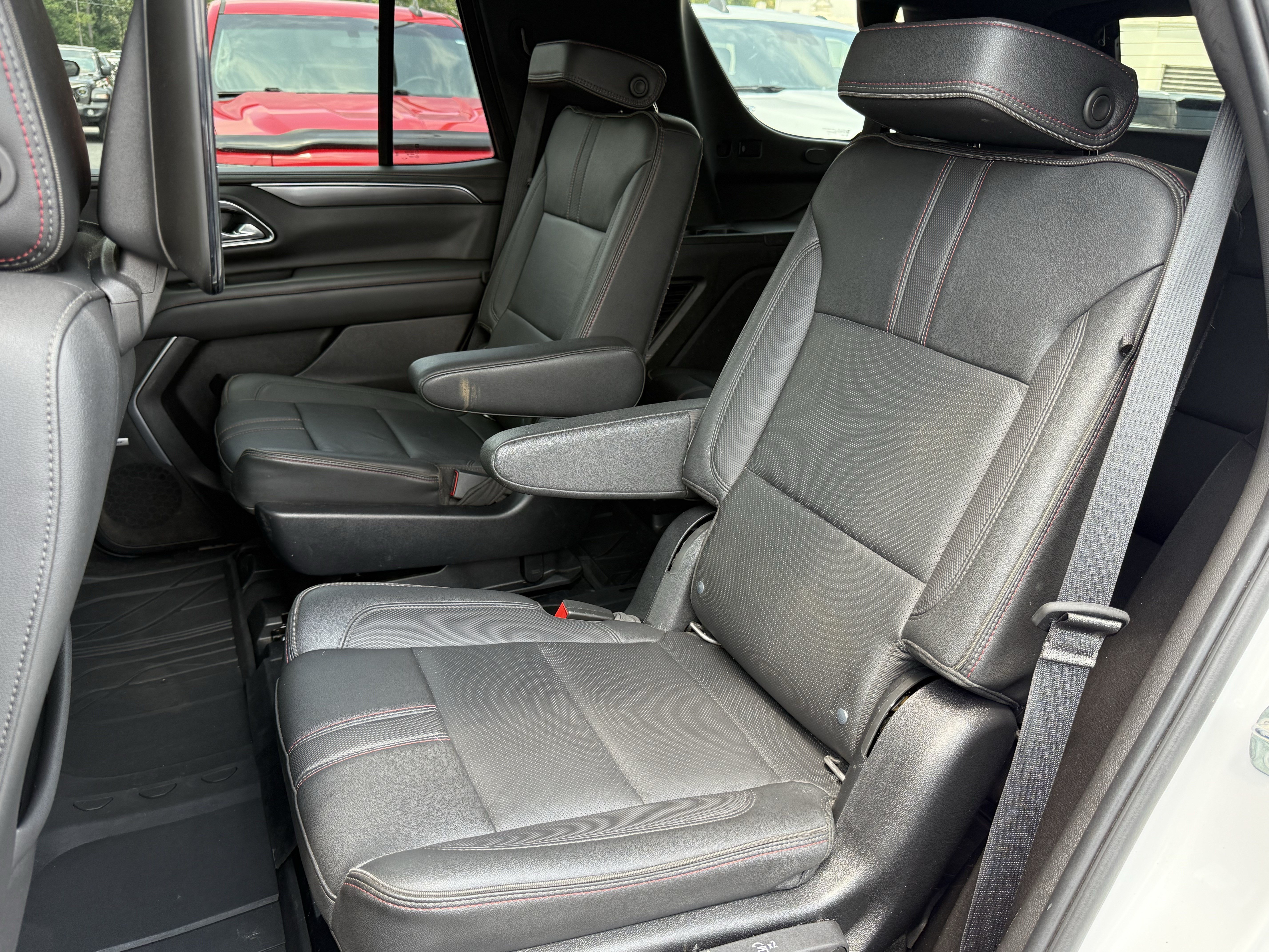 Used 2021 Chevrolet Tahoe RST w/ Luxury Package RWD image 34