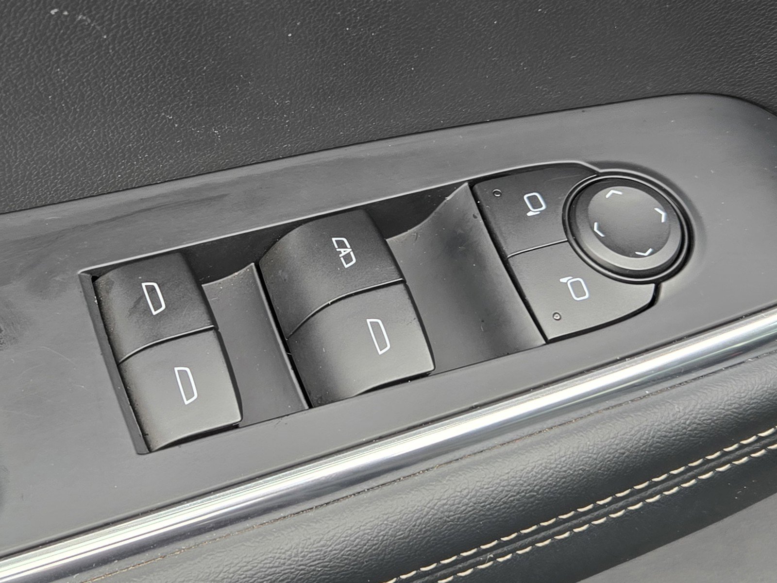 Certified 2025 GMC Acadia Elevation image 18