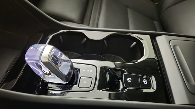 New 2026 Volvo XC40 B5 Ultra w/ Climate Package AWD/4WD image 17