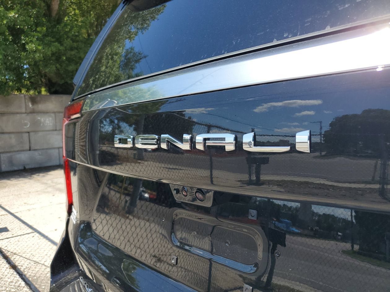 New 2026 GMC Yukon XL Denali w/ Denali Reserve Package AWD/4WD image 9