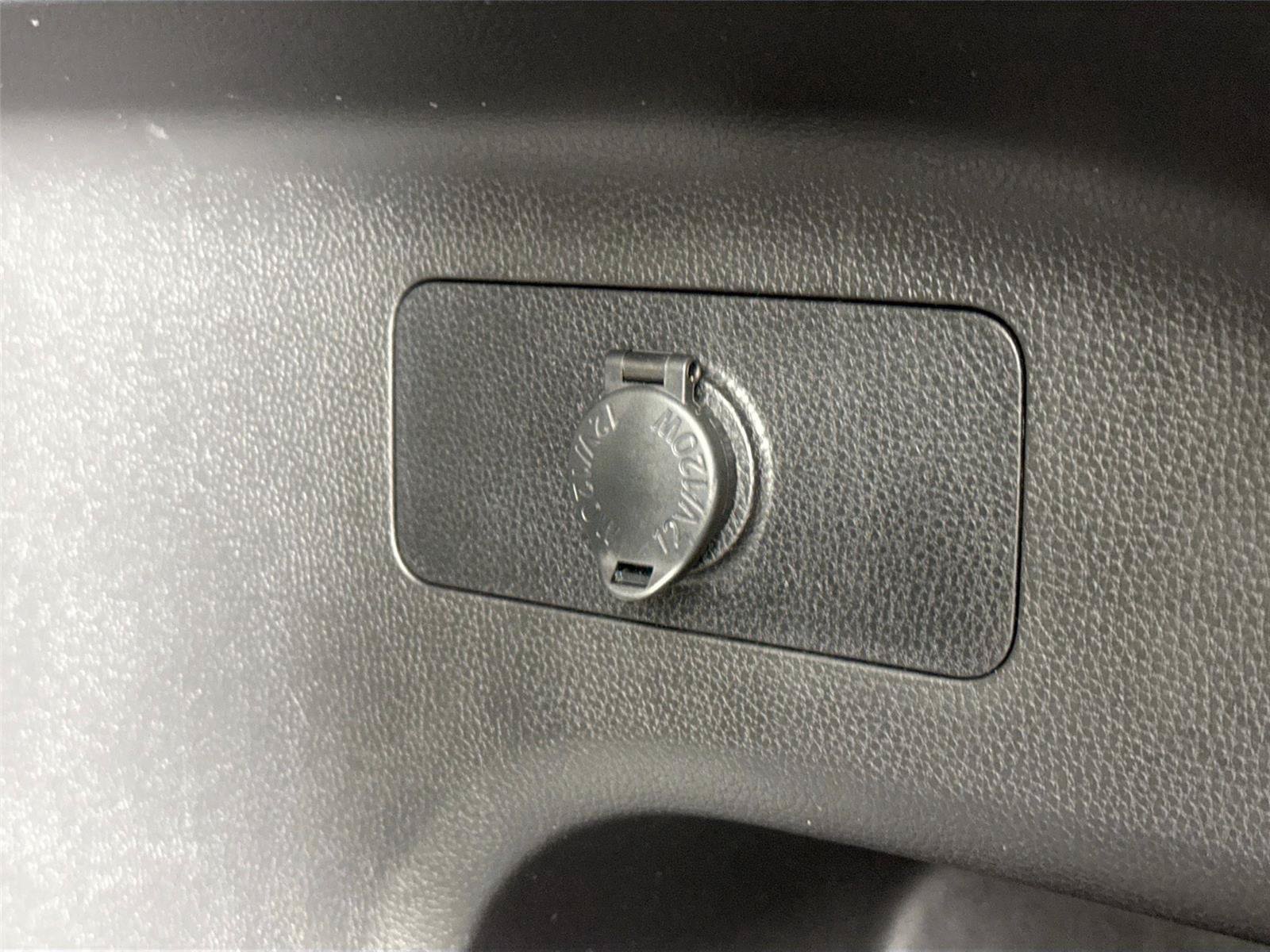 Used 2021 Toyota RAV4 XLE FWD image 34