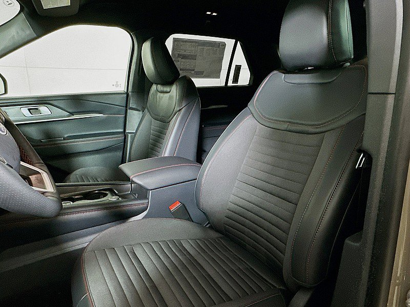 New 2026 Ford Explorer ST-Line w/ ST-Line Street Pack image 7