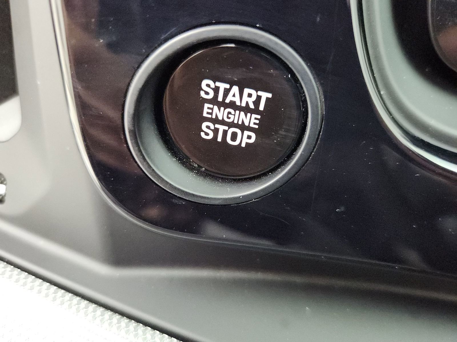 Used 2024 Porsche Cayenne image 33