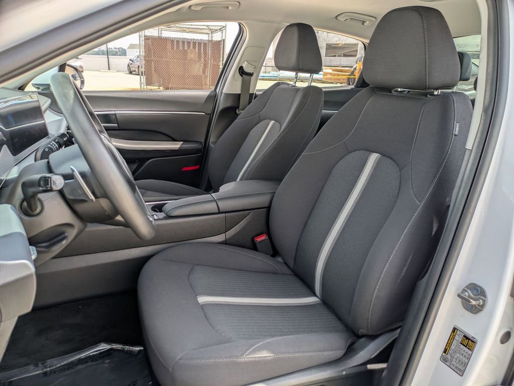 Used 2025 Hyundai Sonata SEL FWD image 23