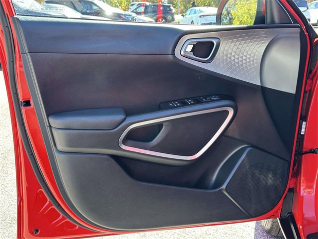 Certified 2025 Kia Soul LX w/ Option Group 015 image 13