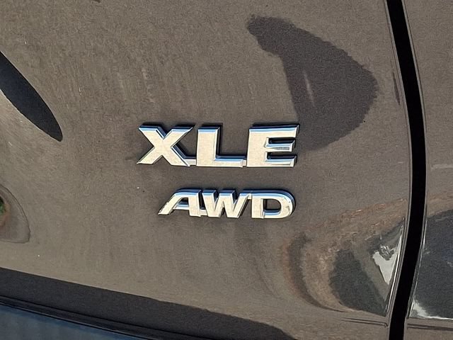 Used 2025 Toyota RAV4 XLE AWD/4WD image 33